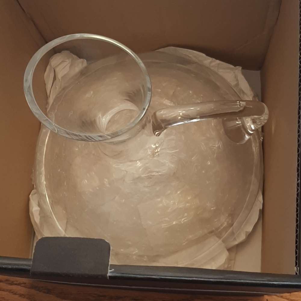 WINE DECANTER